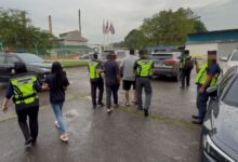 tiga individu buang sisa tidak terjadual ditahan JAS.
