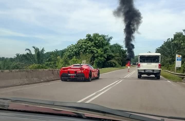 Ferrari Spider terbakar di Muadzam