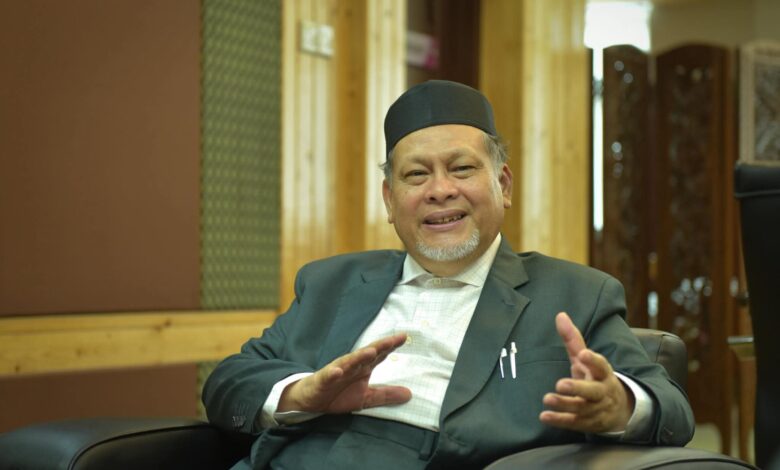 Datuk Nik Amar