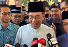Anwar sedia berbincang isu 'addendum' Najib, tetapi serah kepada mahkamah untuk putuskan
