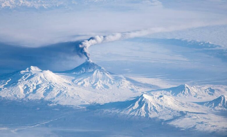 Gunung berapi Krasheninnikov di wilayah Kamchatka, Rusia timur