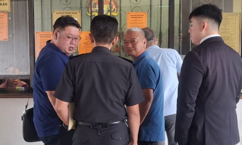 Dua pengarah syarikat didakwa guna pelekat SIRIM palsu pada 107 tayar celup