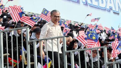 Insiden Sultan Perak: Fahmi serah kepada polis untuk maklumat rasmi