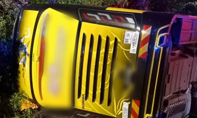 15 penumpang bas ekspres alami detik cemas di Batu Jong