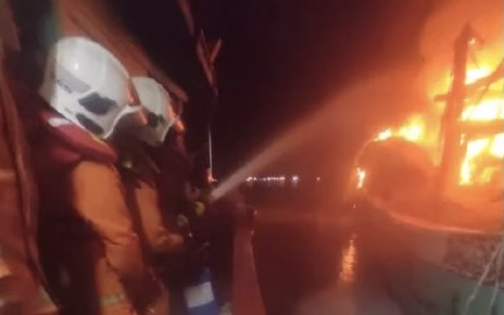 Terbakar