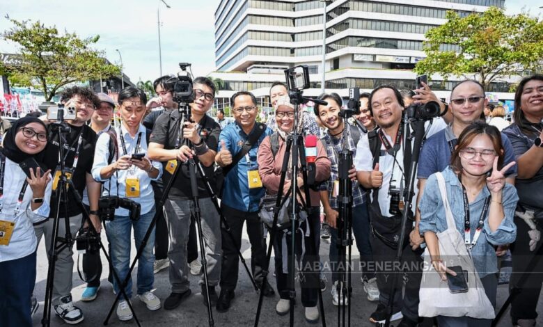 Tiada campur tangan, kerajaan hormati kebebasan media