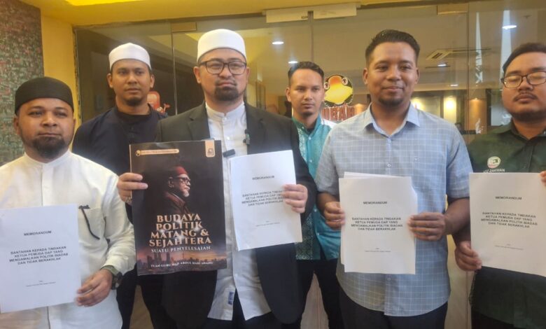 Hina ulama: Pemuda PAS Selangor serah memorandum bantah tindakan Ketua Pemuda DAP
