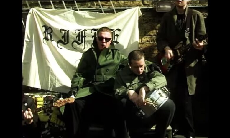 Rifle umum album debut, lancar single terbaharu ‘No King’