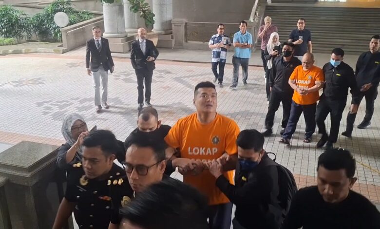 Albert Tei jerit di mahkamah, SPRM bawa dua individu termasuk Shamsul Iskandar untuk permohonan reman