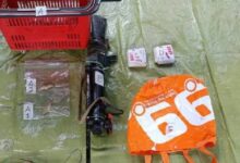 Pasukan operasi menemui dua unit disyaki taring beruang bernilai RM2,000 serta satu laras disyaki senapang angin di dalam rumah itu. – Foto ihsan PERHILITAN