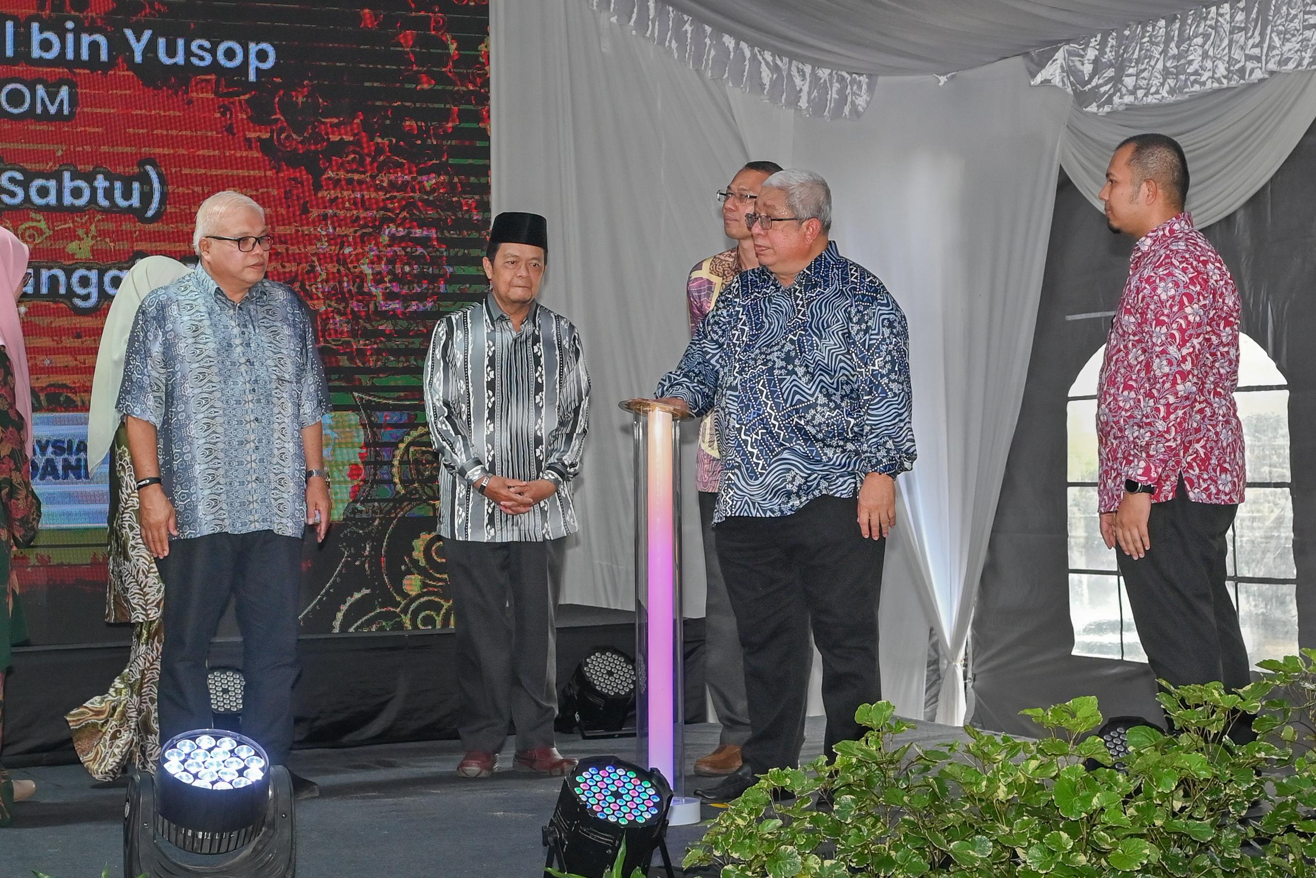 Ketua Pengarah J-KOM, Datuk Ismail Yusop