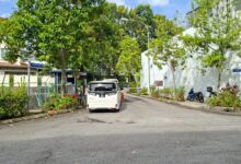 Beberapa kenderaan membawa pemimpin parti dilihat memasuki perkarangan kediaman secara berperingkat bermula sebelum jam 9.30 pagi, manakala kawalan keselamatan di sekitar kawasan tersebut turut dipertingkatkan.