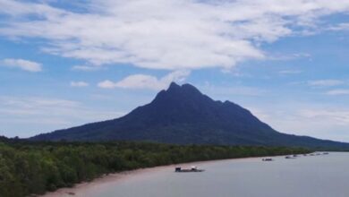 gunung santubong
