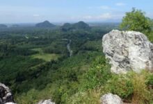 gunung batu putih