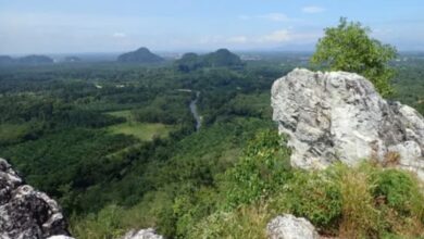 gunung batu putih